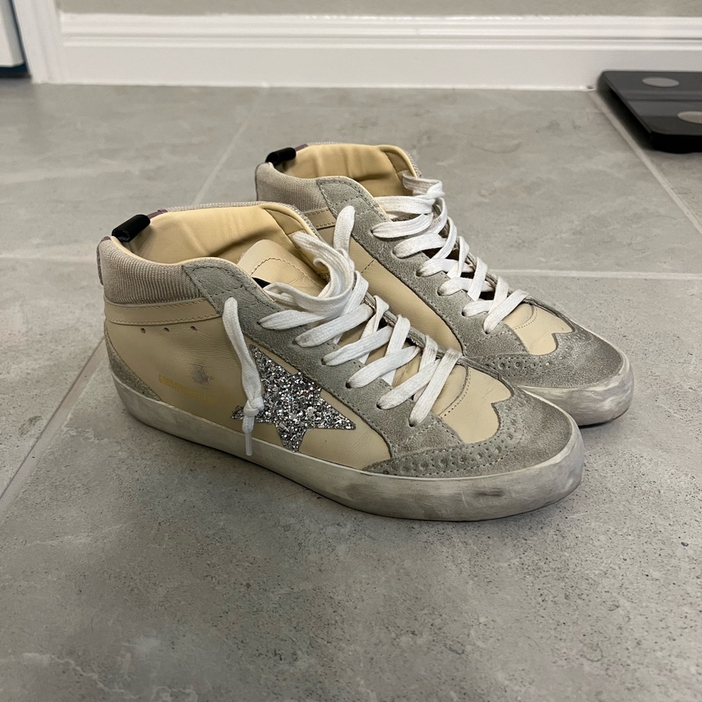 (Sold) Excellent condition Mid Stars Size 37
